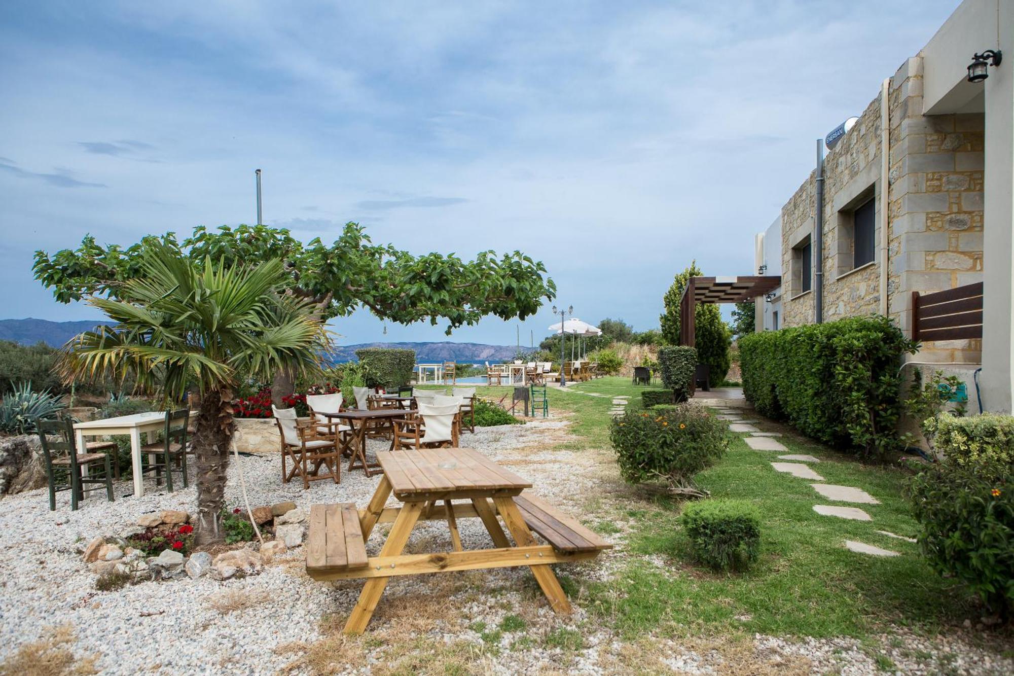 Agarathos Traditional Rooms With Pool Kalivianí Exterior foto