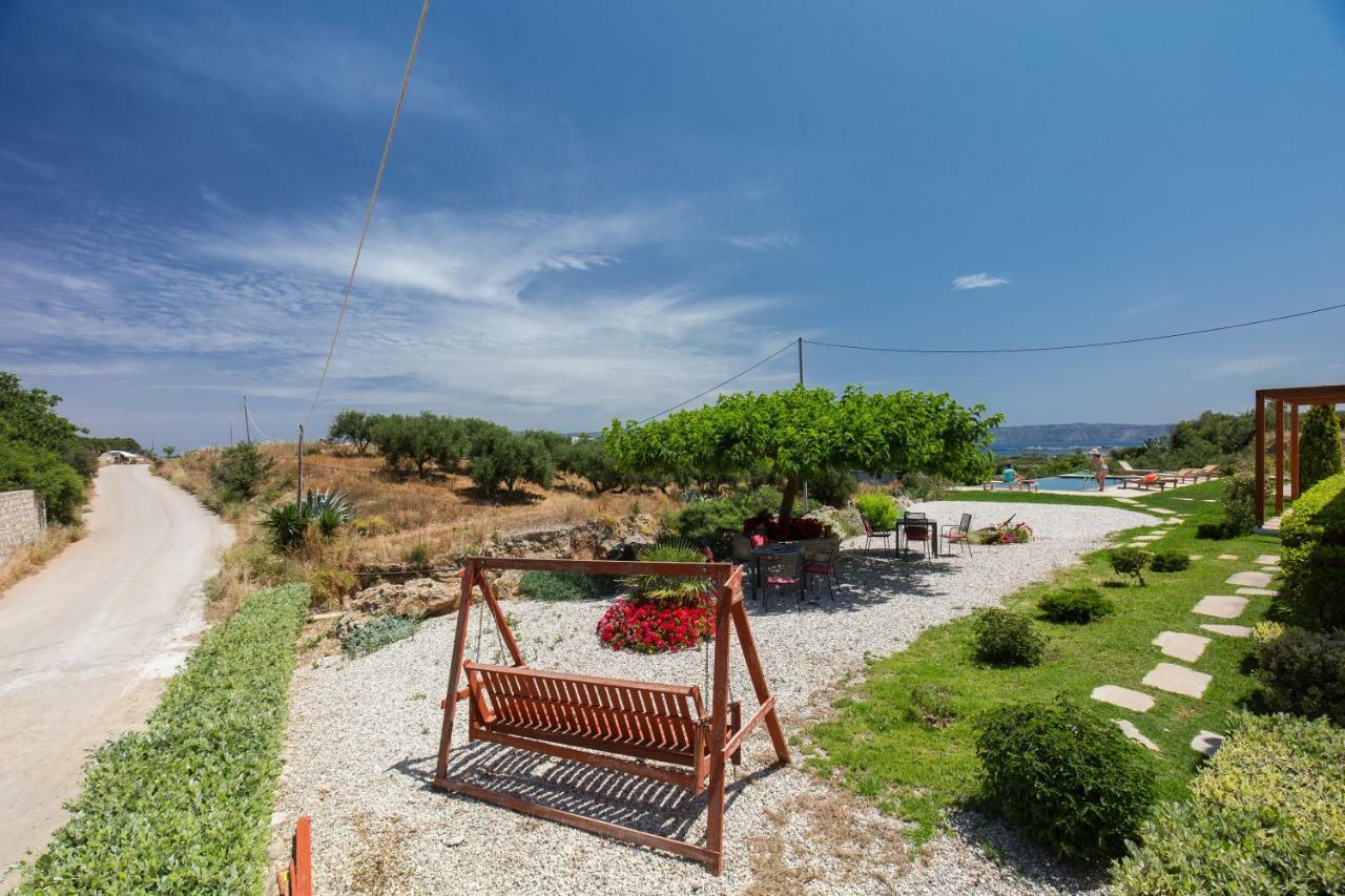 Agarathos Traditional Rooms With Pool Kalivianí Exterior foto